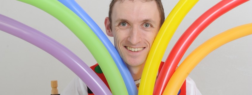 Mr Stix balloon modelling
